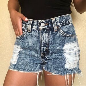 Vintage stonewashed Levi’s shorts